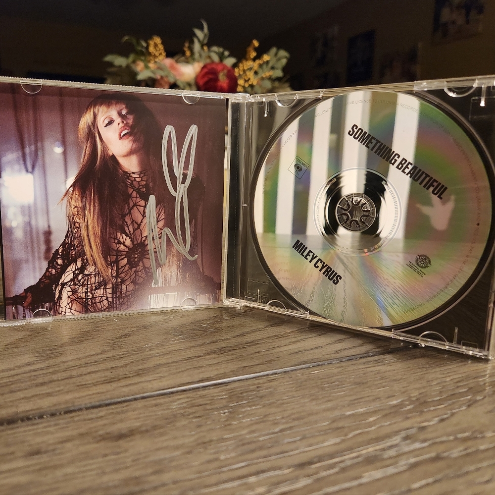 SOLD*** SIGNED Miley Cyrus 'Something Beautiful' CD